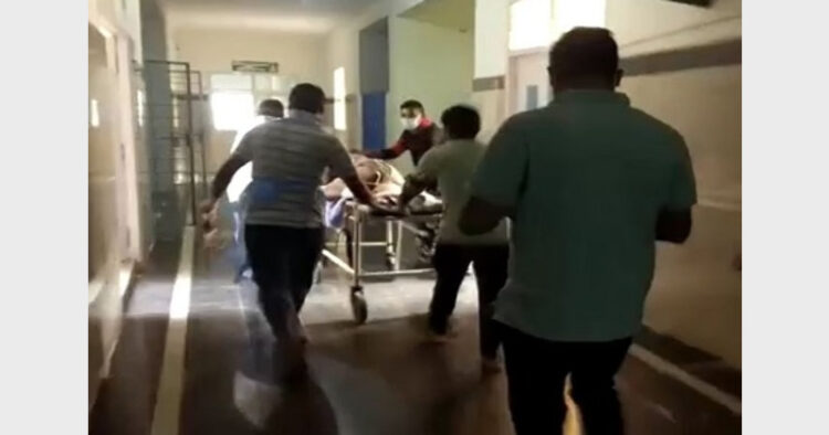 सीआरपीएफ के घायल जवानों को पास के ही भद्राचलम अस्‍पताल ले जाया गया।