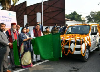 मुख्यमंत्री पुष्कर सिंह धामी और अन्य