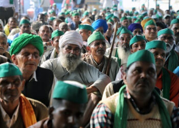 गाजीपुर बॉर्डर पर बैठे किसान
