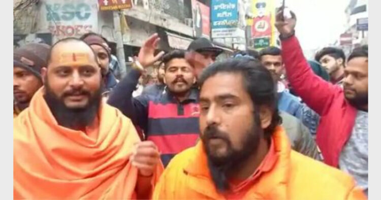 पटियाला में श्रीकाली माता मंदिर में माता के आसन को अपवित्र करने के खिलाफ हिंदू संगठनों का प्रदर्शन