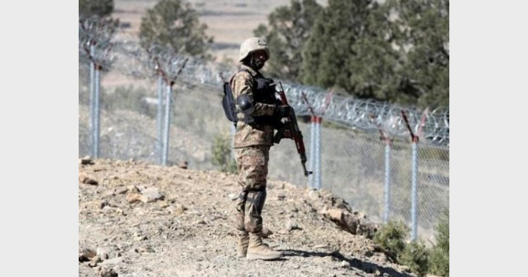 अफगानिस्तान की धरती से पाकिस्तानी सेना पर चलीं गोलियां, 5 सैनिकों की गई जान