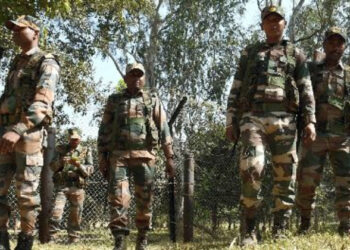 सुरक्षाबलों की नक्‍सलियों से मुठभेड़ बसागुड़ा थाना क्षेत्र के जंगलों में हुई।