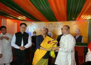 विधायक दल की बैठक में एन बीरेन सिंह को चुना गया नेता