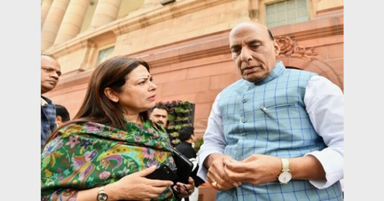 राजनाथ सिंह व मीनाक्षी लेखी