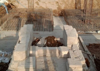 महाकाल मंदिर के समीप पुरातत्व विभाग द्वारा की जा रही खुदाई