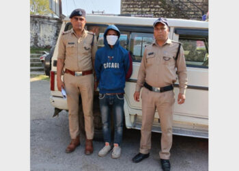 पुलिस की गिरफ्त में आरोपी फैज