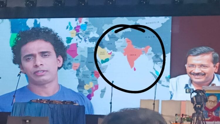 घेरे में भारत का नक्शा, जिसमें लद्दाख को चीन का हिस्सा बताया गया है।