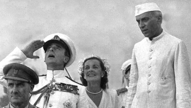 जवाहर लाल नेहरू और भारत के अंतिम वायसराय लॉर्ड माउंटबेटन की पत्नी एडविना