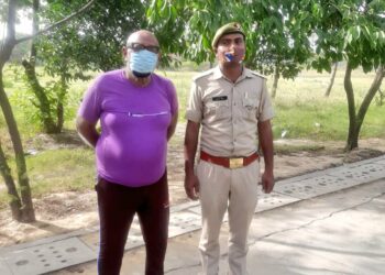 पुलिस की गिरफ्त में आरोपी मोरिस राइडर