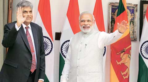 प्रधानमंत्री रानिल विक्रमसिंघे के साथ प्रधानमंत्री नरेन्द्र मोदी (फाइल चित्र) 