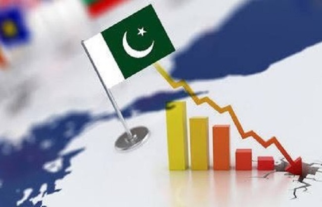 पाकिस्तान की अर्थव्यवस्था सबसे खराब दौर में