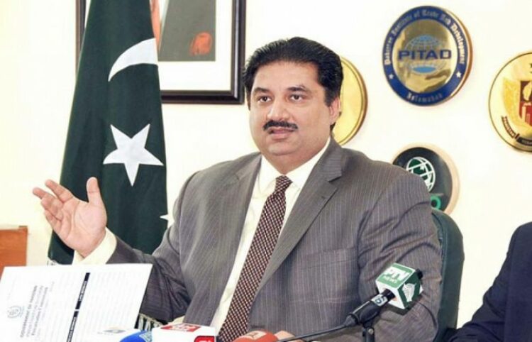 पाकिस्तान के ऊर्जा मंत्री खुर्रम दस्तगीर