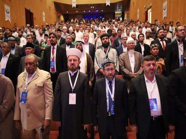 इस्तांबुल में अंतरराष्ट्रीय सम्मेलन में एकत्र इस्लामी स्कॉलर्स