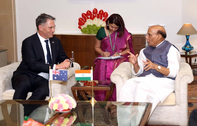 ऑस्ट्रेलिया के रक्षा मंत्री रिचर्ड मार्लेस और भारत के रक्षा मंत्री राजनाथ सिंह