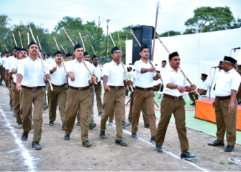 पथ संचलन करते स्वयंसेवक (फाइल फोटो)