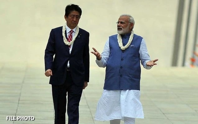 प्रधानमंत्री नरेंद्र मोदी ने जापान के पूर्व प्रधानमंत्री शिंजो आबे के साथ यह फोटो सोशल मीडिया पर साझा की है।