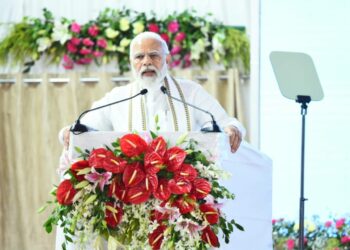 झारखंड में 16 हजार करोड़ से अधिक की लागत की योजनाओं का उद्घाटन और शिलान्यास करने के अवसर पर लोगों को संबोधित करते प्रधानमंत्री नरेंद्र मोदी