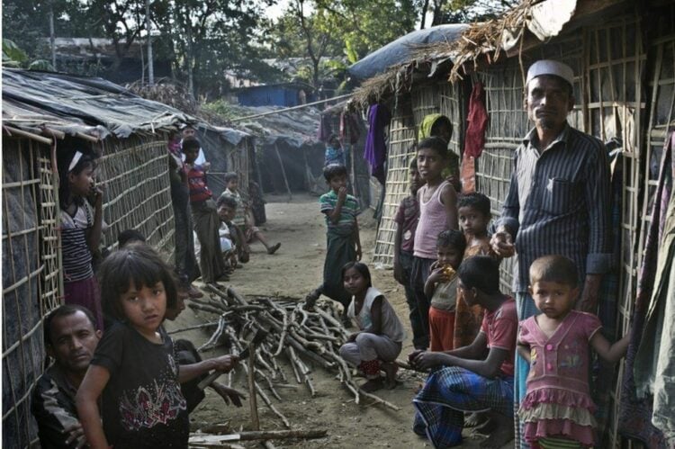 बांग्लादेश में बसी एक रोहिंग्या बस्ती (फाइल चित्र)