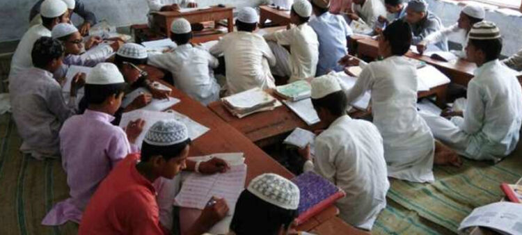 सरकार ने राज्य के 31 जिलों में कम से कम 1281 मदरसों को सामान्य स्कूलों में बदल दिया है ( चित्र- तीकात्मक)