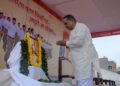 महर्षि वाल्मीकि को नमन करते राष्ट्रीय स्वयंसेवक संघ के सरकार्यवाह दत्तात्रेय होसबाले जी।