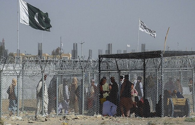 अफगानिस्तान की फौज ने आबादी वाले इलाकों में पाकिस्तानी नागरिकों पर गोलियां दागीं