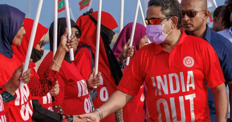 भारत विरोधी अब्दुल्ला यामीन (दाएं) ने 'इंडिया क्विट' अभियान चलाया था