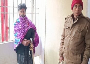 पुलिस की गिरफ्त में मोहम्मद शहादत हुसैन