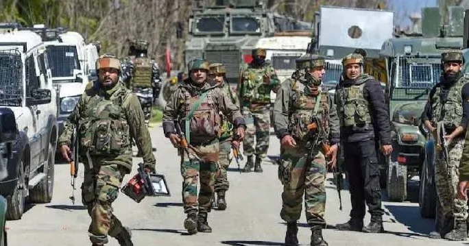 जम्मू कश्मीर में सुरक्षाबल आतंकियों की हर गतिविधि पर रख रहे हैं नजर (फाइल फोटो)