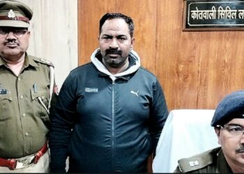 पुलिस गिरफ्त में आरोपी