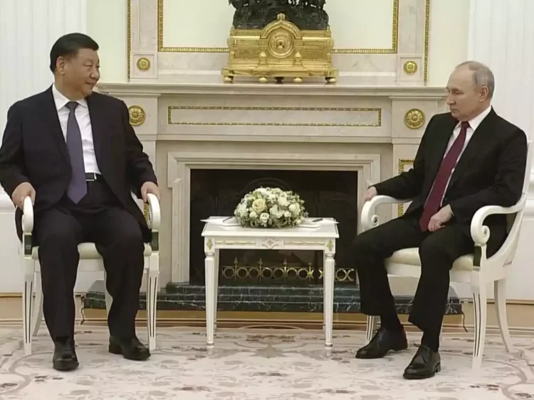 राष्ट्रपति पुतिन ने क्रेमलिन में की शी जिनपिंग के साथ चर्चा