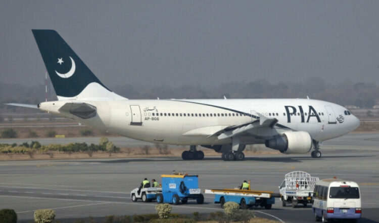 मलेशिया के हवाई अड्डे पर जब्त हुआ पाकिस्तानी विमान