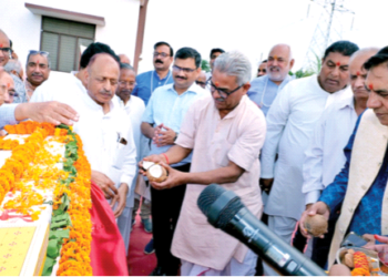 छात्रावास का शिलान्यास करते डॉ. कृष्णगोपाल