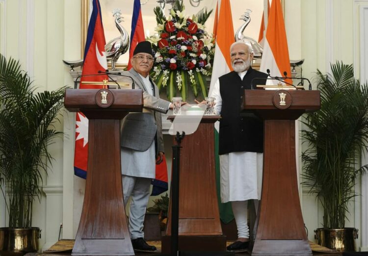 प्रधानमंत्री मोदी ने नई दिल्ली के हैदराबाद हाउस में नेपाल के प्रधानमंत्री पुष्प कमल दहल प्रचंड से गुरुवार को मुलाकात की। इसके बाद दोनों प्रधानमंत्रियों के बीच द्विपक्षीय और प्रतिनिधिमंडल स्तर की वार्ता हुई।