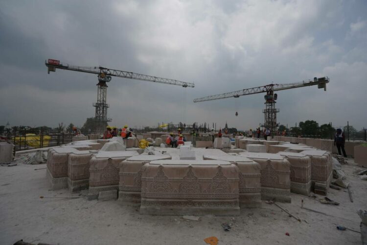 श्रीराम मंदिर के प्रथम तल का निर्माण कार्य शुरू हो गया है।