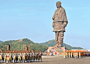 केवडिया में सरदार पटेल की गगनचुंबी प्रतिमा