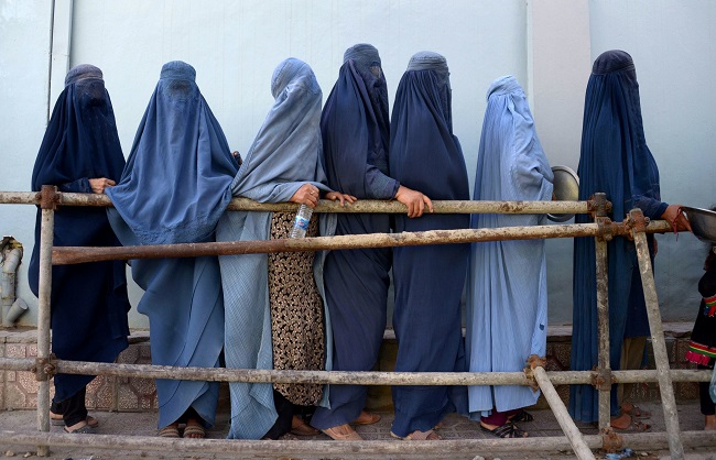 तालिबान राज में महिलाओं पर कड़े प्रतिबंध जारी हैं
