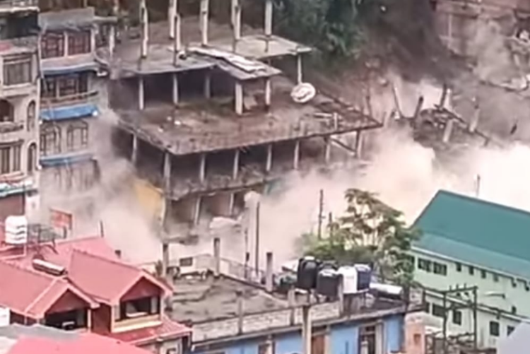 हिमाचल प्रदेश में बारिश, भूस्खलन से मकान हो रहे धराशाई