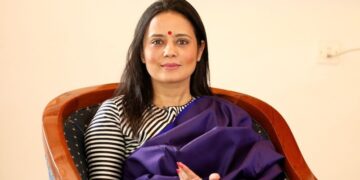 Mahua moitra accepted that she gave access to darshan hiranandani