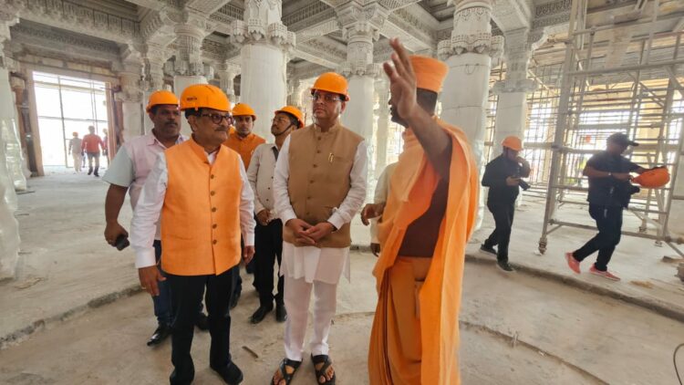 अबू धाबी के निर्माणाधीन हिंदू मंदिर में मुख्यमंत्री पुष्कर सिंह धामी