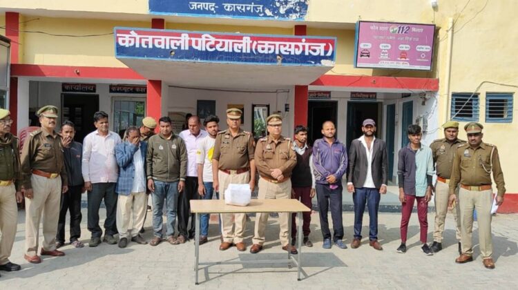 यूपी की कासगंज पुलिस ने सामूहिक कन्वर्जन की साजिश के मामले में ईसाई मिशनरीज से जुड़े 10 लोगों को गिरफ्तार किया है, जोकि असम, त्रिपुरा, राजस्थान, हरियाणा और उत्तर प्रदेश के रहने वाले हैं।