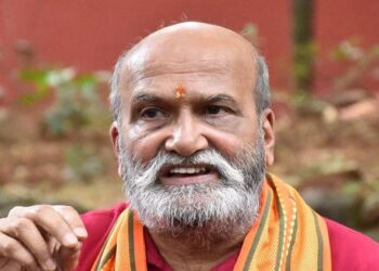 Pramod Muthalik warn Karnataka Government for religious conversion