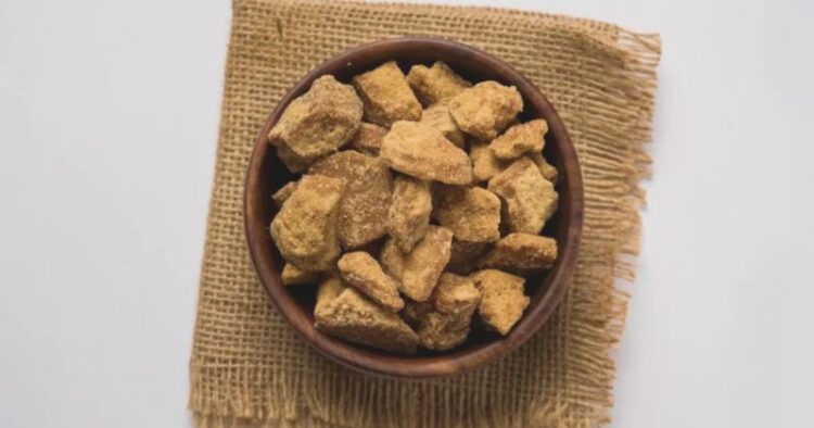 Winter Health Tips, Benefits of eating jaggery in winter, health tips, lifestyle, fitness, jaggery benefits, jaggery for winter season, how to boost immunity