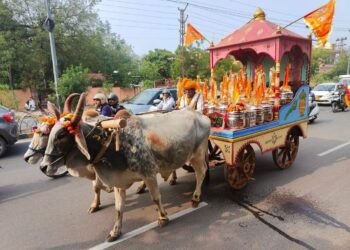 कलश से अयोध्या ले जाया जा रहा शुद्ध देशी घी