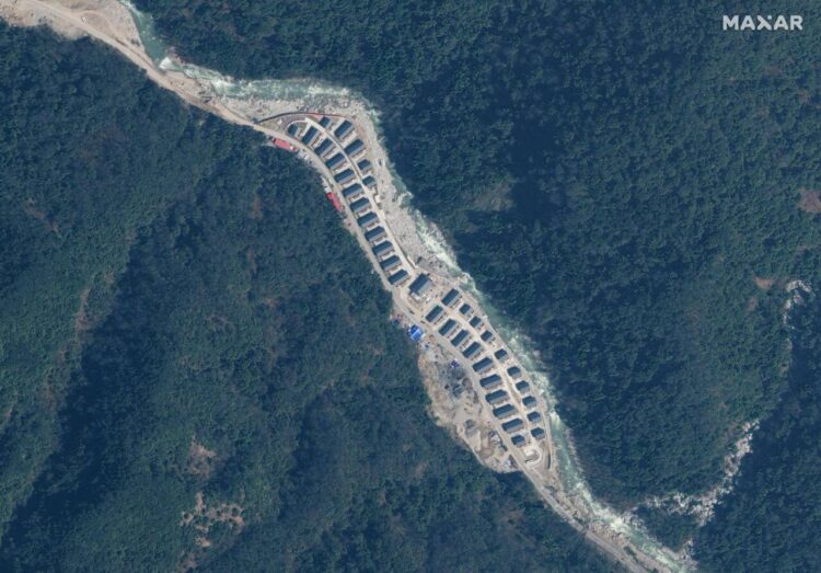उपग्रह चित्र में दिख रहा है चीन द्वारा भूटान सीमा पर बनाया गया करीब 124 लोगों का गांव