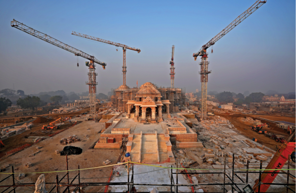 लंबी लड़ाई के बाद अयोध्या में बनकर तैयार है श्रीराम जन्मभूमि पर भव्य एवं विशाल मंदिर