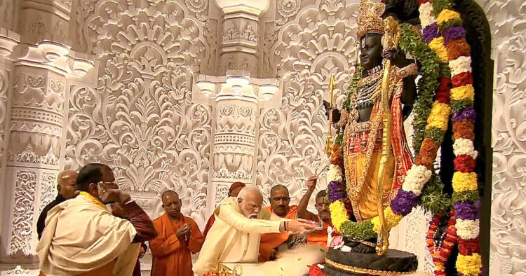 राम मंदिर प्राण प्रतिष्ठा अनुष्ठान संपन्न करते प्रधानमंत्री नरेन्द्र मोदी  (फाइल चित्र)
