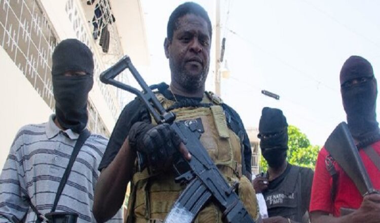 हिंसा की लपटों में झुलस रहा कैरिबियाई देश हैती