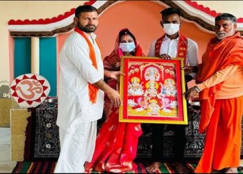 Mujaffarnagar Ghar Wapsi Shahnawaz adopted sanatan dharma with wife poonam