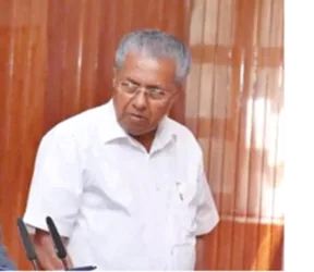 केरल के मुख्यमंत्री पिनराई विजयन को राज्यपाल डॉ. आरिफ मोहम्मद खान के साथ टकराव पड़ा भारी
