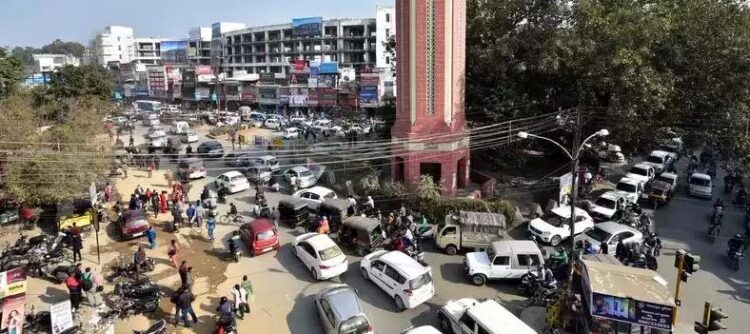 उत्तराखंड सरकार ने 2027 तक देहरादून और अन्य शहरों से डीजल वाहन पर प्रतिबंध लगाने की तैयारी शुरू कर दी है।